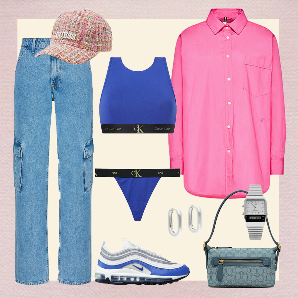 Moteriškų drabužių koliažas, kuriame pavaizduoti rožiniai marškiniai, džinsai, sportinė liemenėlė, beisbolo kepuraitė ir sportbačiai